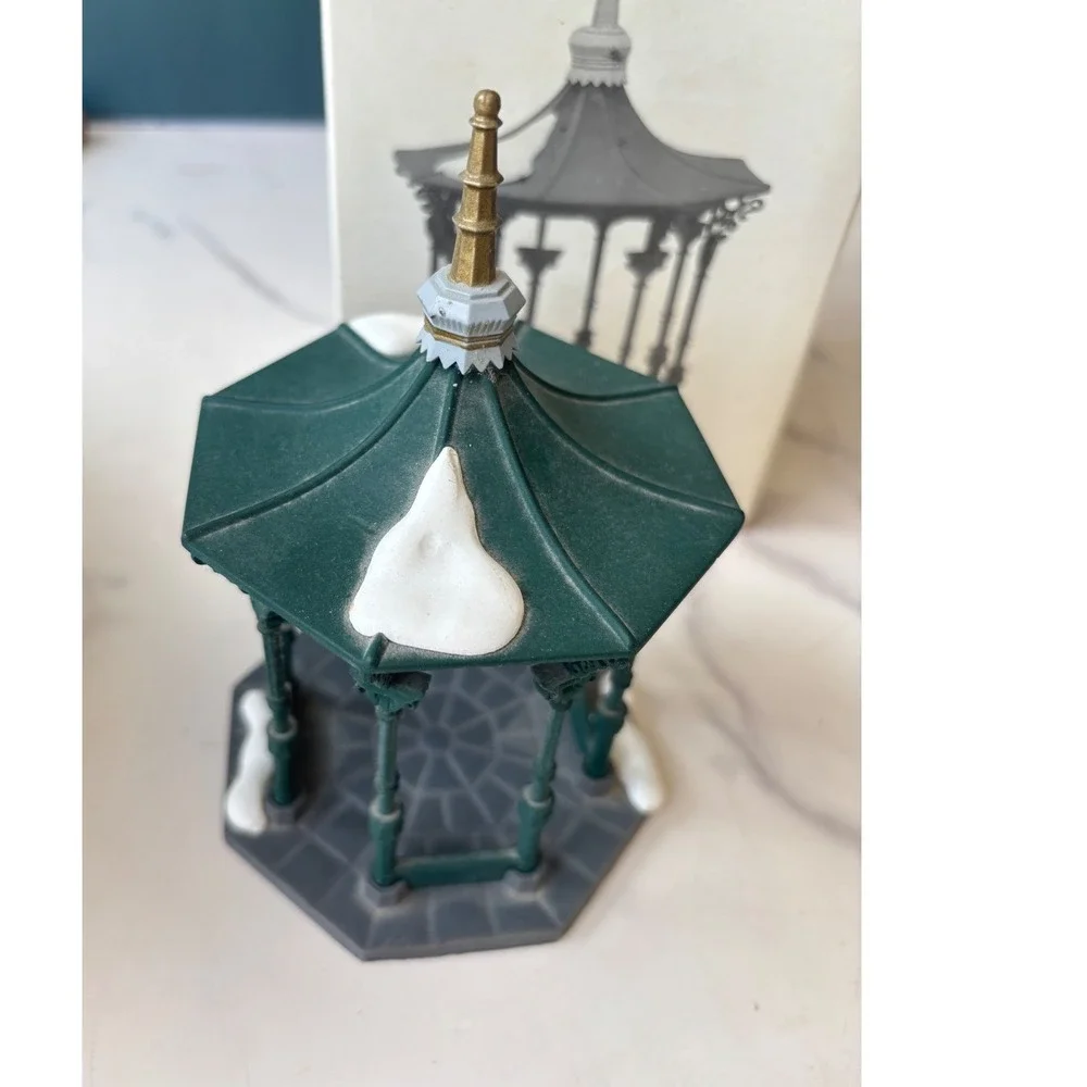 Department 56 Heritage Village Town Square Gazebo 5513-1 Christmas Accessory